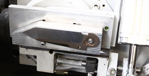 BG/RH: sporting knife – orientation of the grinding lines vertical to the contour