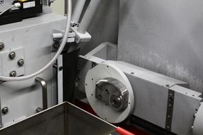 Grinding with rotation axis and serrating