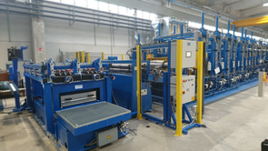 Strip edging machine integrated into a tube welding line