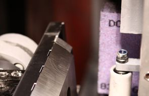 Grinding of choppers using segments