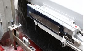 Glazing of knife blades
