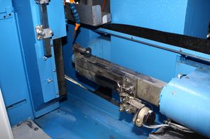 Glazing machine PLM2/V with vertical axis for the machining of an angle 