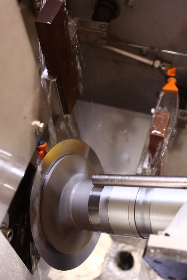 Afilado robotizado de cuchillas circulares