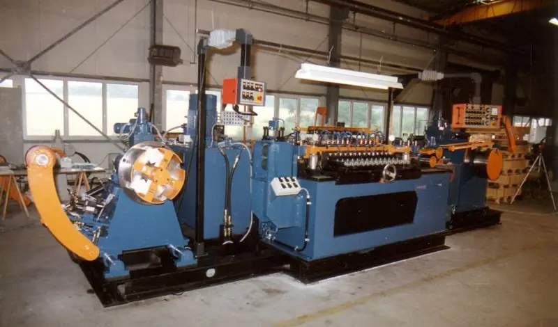 Strip edge trimming machine of the BKB series