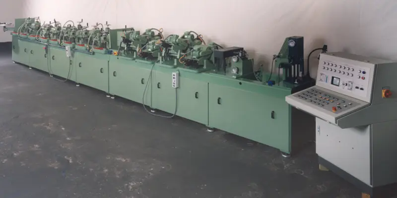 machine de meulage pour feuillard en acier