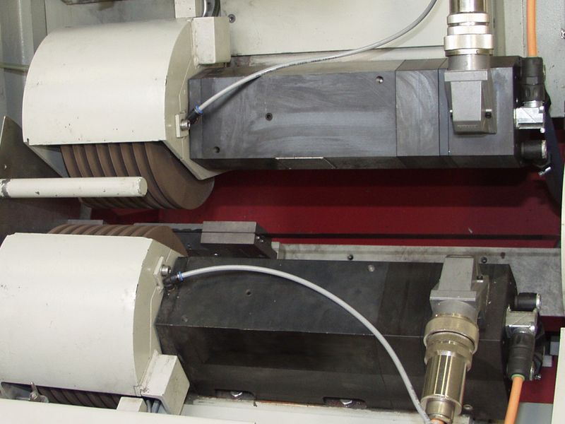 "Gothic arch" grinding with steel strip grinding machine BSM1500TTGB