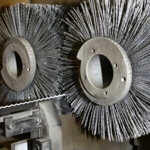 Brushing/deburring