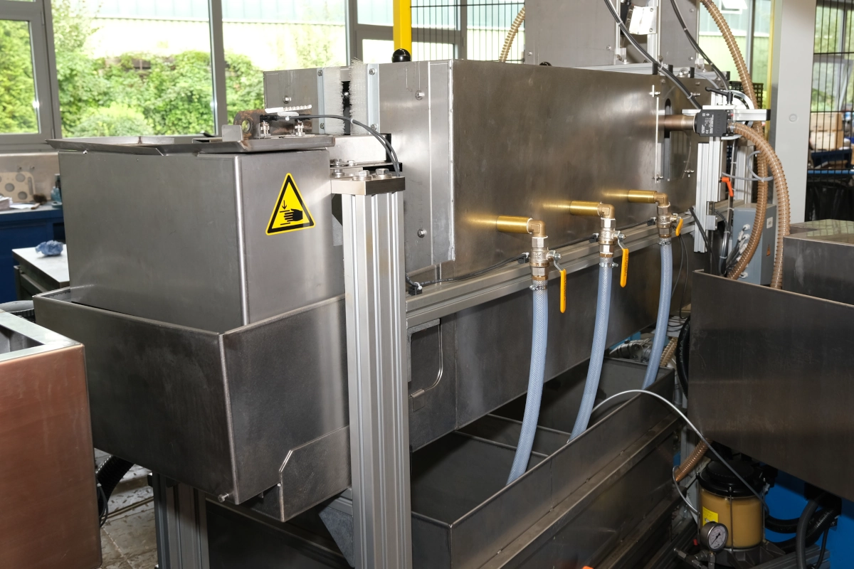 Accessories for grinding machines - cleaning systems