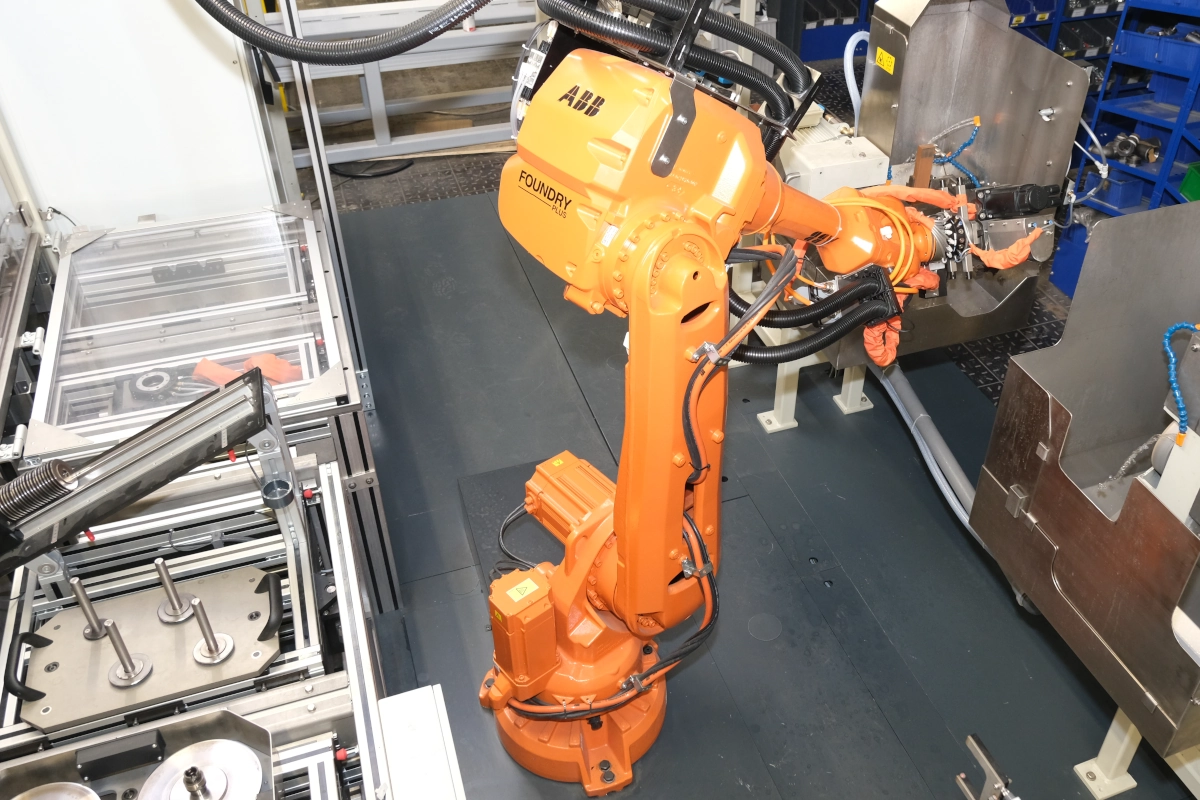 Robotersystem – Baureihe RSP/2S zum (Nach-)Schärfen von Rundmessern – Bild 4