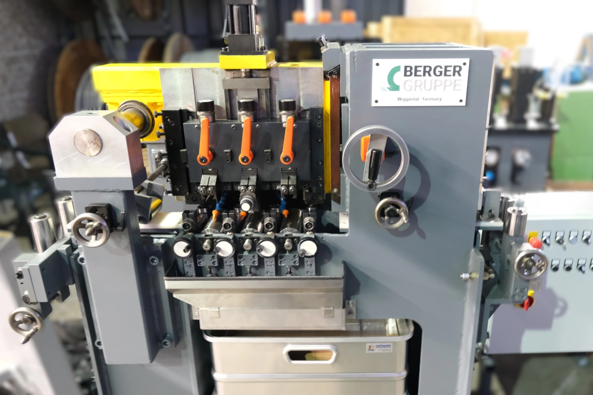Machine de rainurage - Série TRINU à trois outils