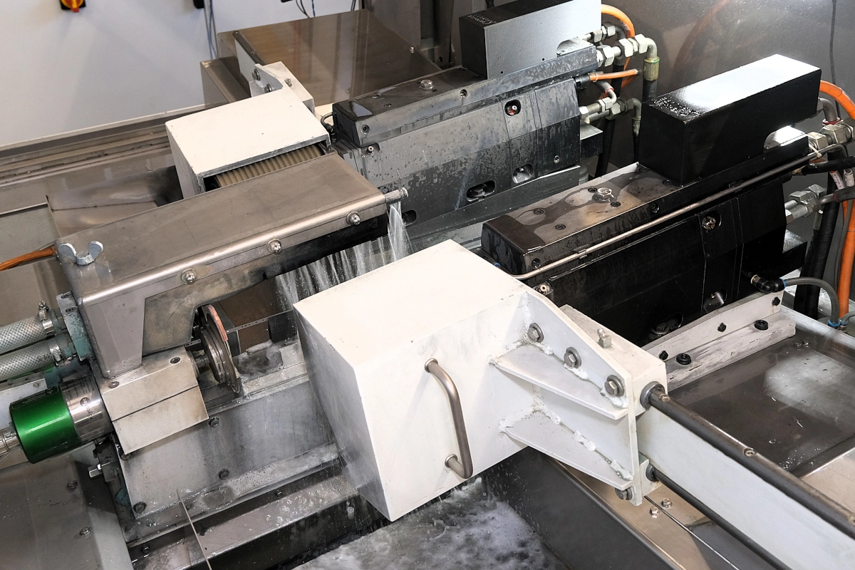 Steel strip grinding machine - BSM1500/TTGB series for gothic arch grinding on razor blades