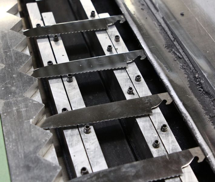 Polishing kitchen knives