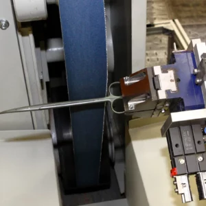 Robot system for contour processing on shears