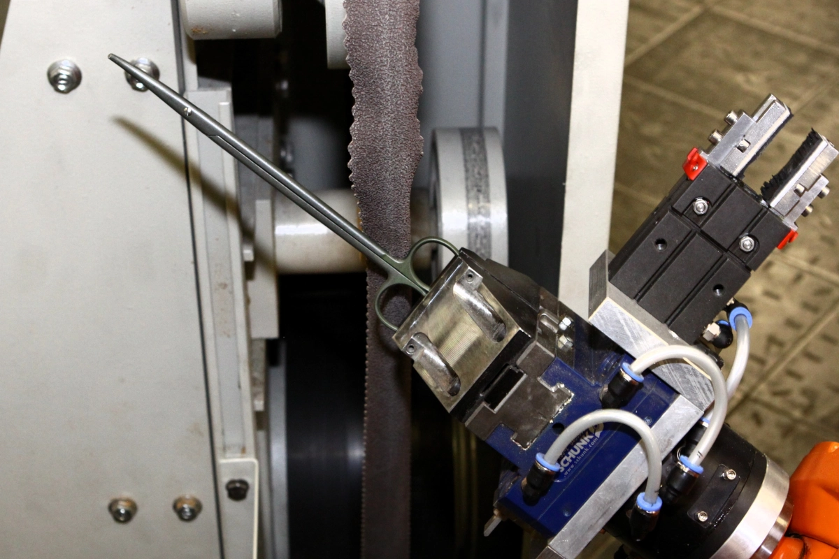 Robot system - RSP/4B/1M/1L series for contour processing on shears - Image 4