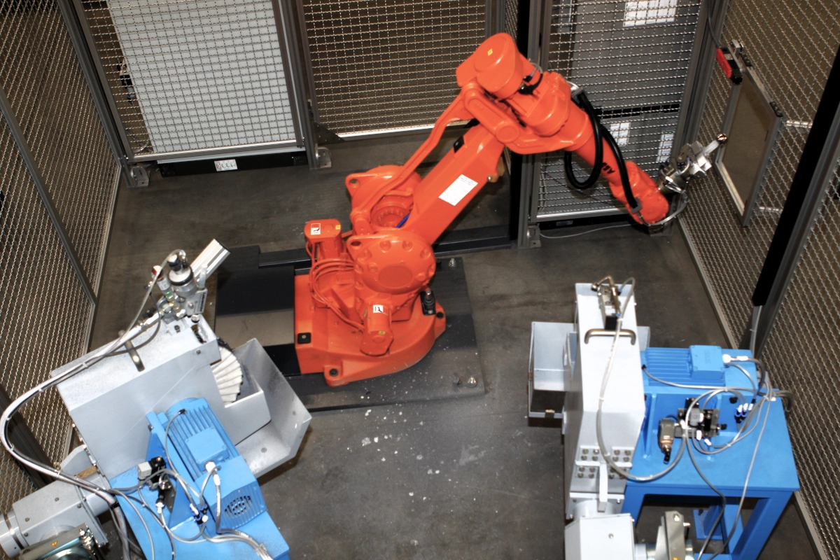 Système robotisé - Série RSP/2P pour le polissage des prothèses de hanche – Image 2