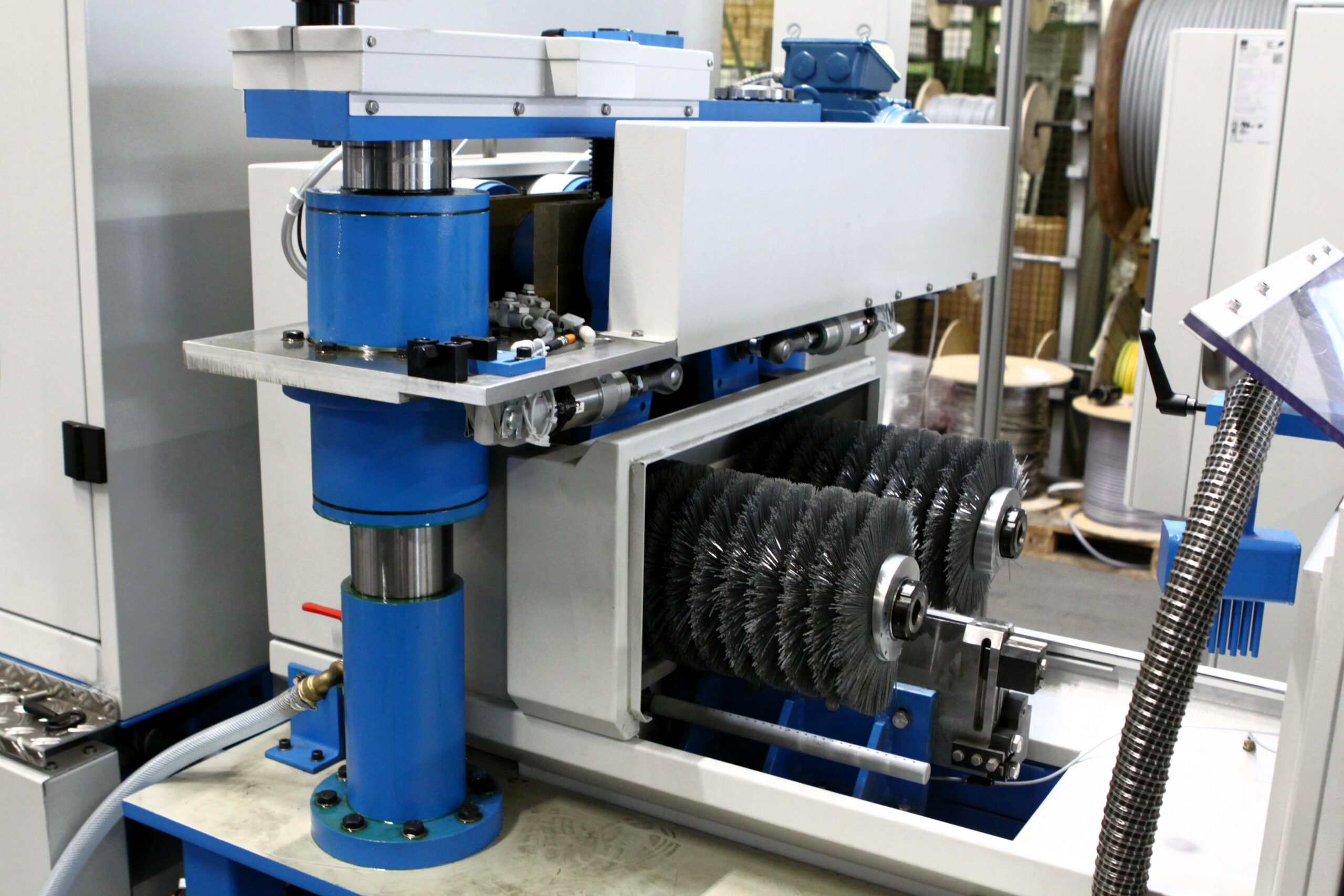 Bandstahlschleifmaschine – Baureihe BSM3000/SP zum Bürsten und Entgraten
