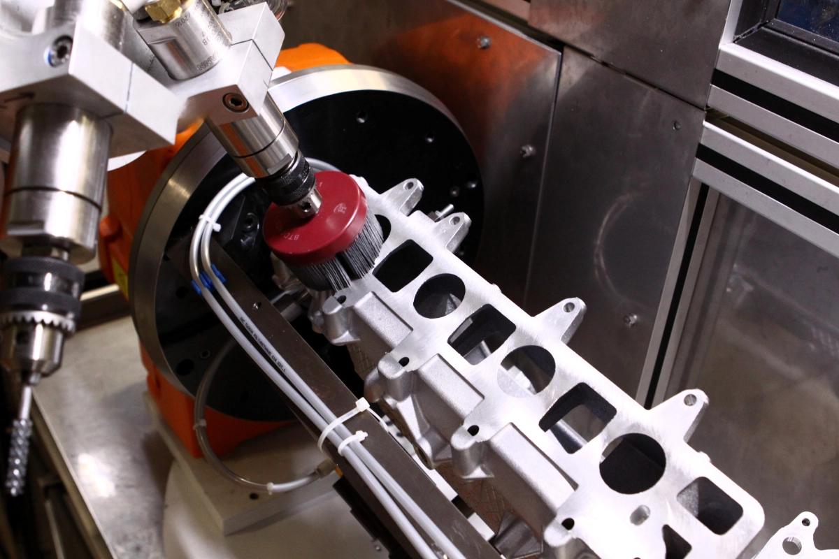 Robotic system – RSP/5F/3R series for deburring and milling die-cast parts - Image 3