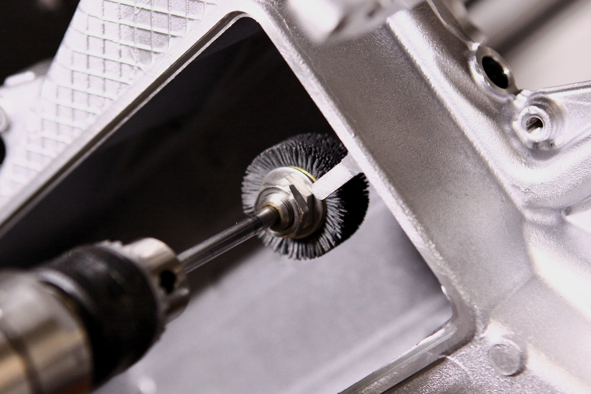 Robotic system – RSP/5F/3R series for deburring and milling die-cast parts - Image 4