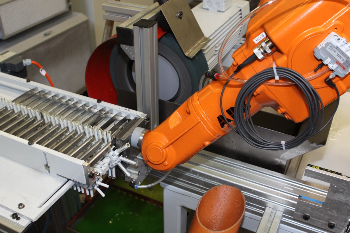 Robot system - RSP/1B series for serrating knife blades - Image 3