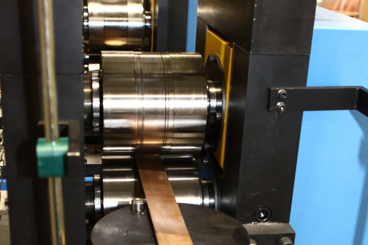 Accessoires pour machines d'usinage par enlèvement de copeaux de bandes métalliques - Dresseuses