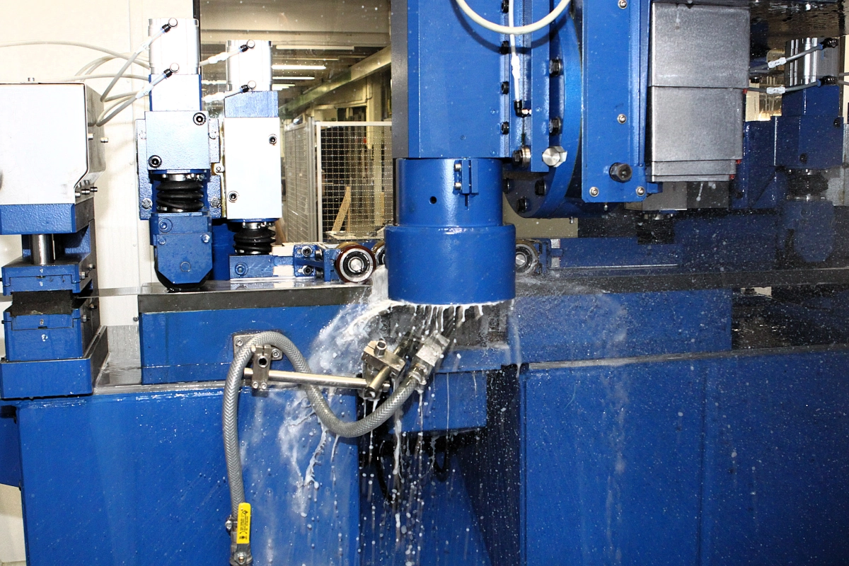 Steel strip grinding machine - BDG1500 series for squeegees - Image 2