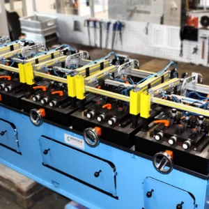 Bandkantenbearbeitungsmaschine – Baureihe QUINTO mit 7 bzw. 8 Werkzeugen pro Seite