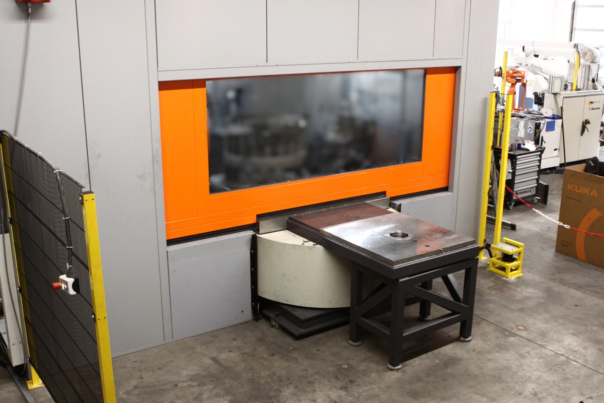 Sistema robótico – Serie RSP/1F/1R/1M/1L para el desbarbado de piezas de fundición de gran volumen - Imagen 2