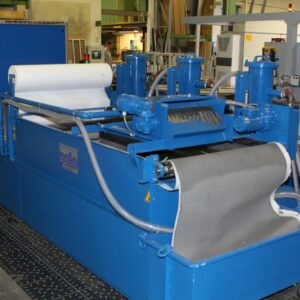 Sistema de agua de refrigeración para estaciones de rectificado de bandas de acero