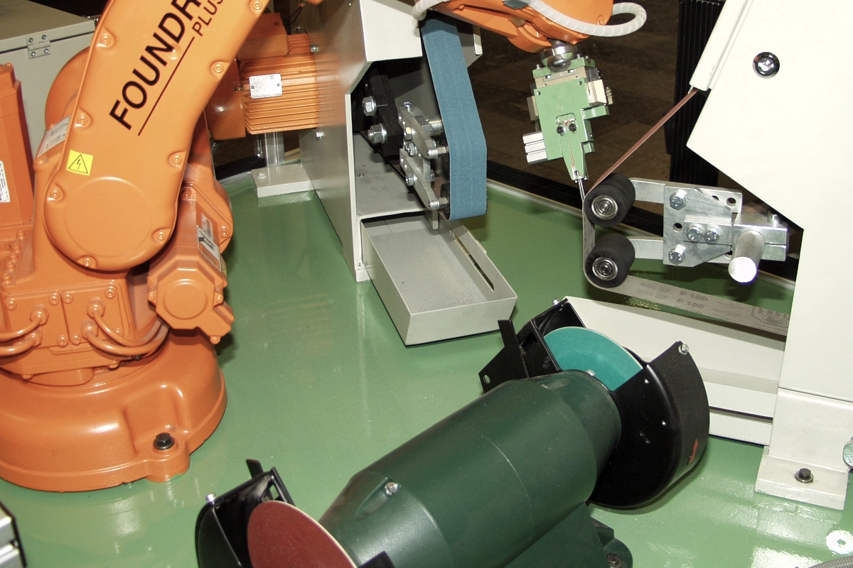 Système robotisé - Série RSP/2B/1S/1L pour le meulage et l'affûtage de pincettes de manucure – Image 3