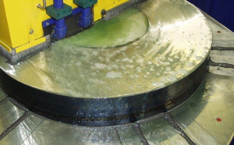 Rundtisch-Schleifmaschine Typ RTS3 mit sechs Einzelmagneten für Planschliff von Coils