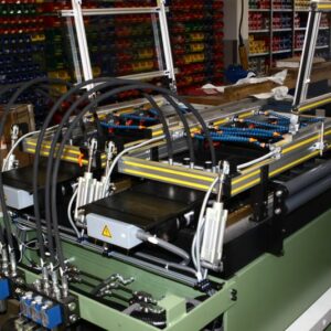 Sistema TRISTEP en una máquina desbarbadora de fleje DUO