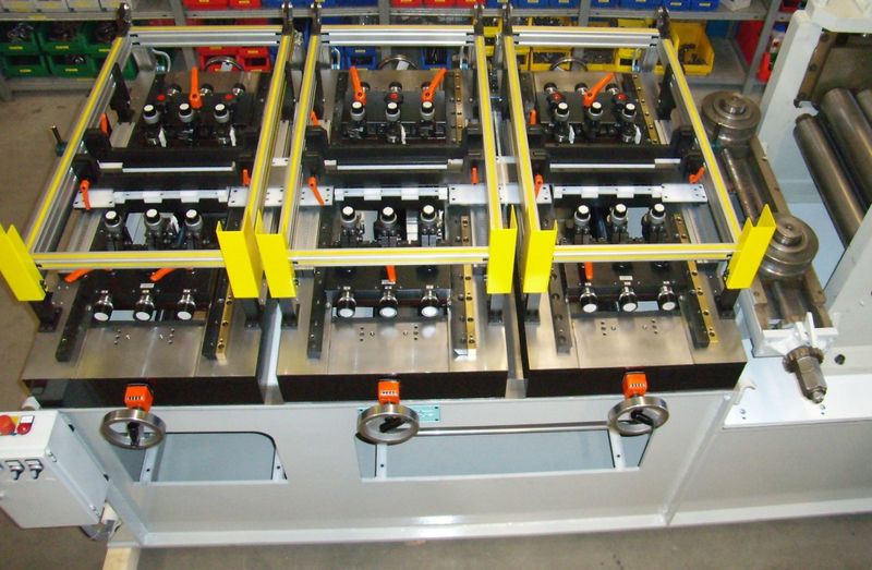 TRIO máquina desbarbadora de fleje para grandes anchuras de fleje