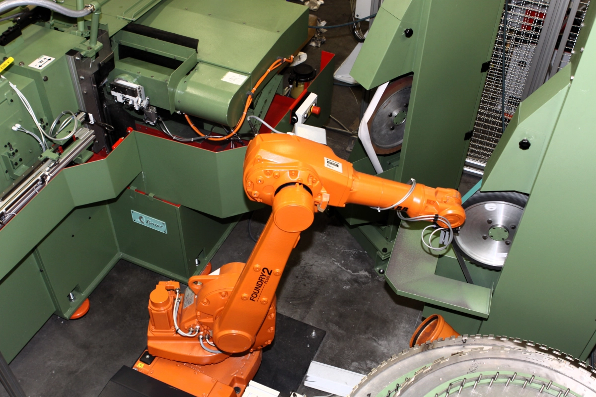 Robot system - RSP/2B/1M series for grinding secateurs - Image 5