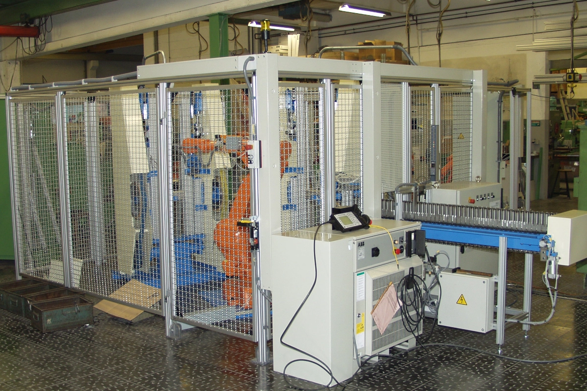 Système robotisé - Série RSP/4B/1K/1L pour le meulage des pinces à clous – Image 5
