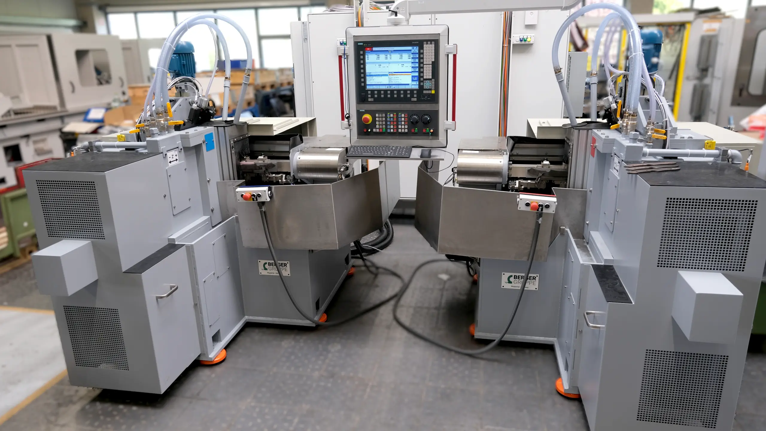 Surface and bevel grinding on knife blanks