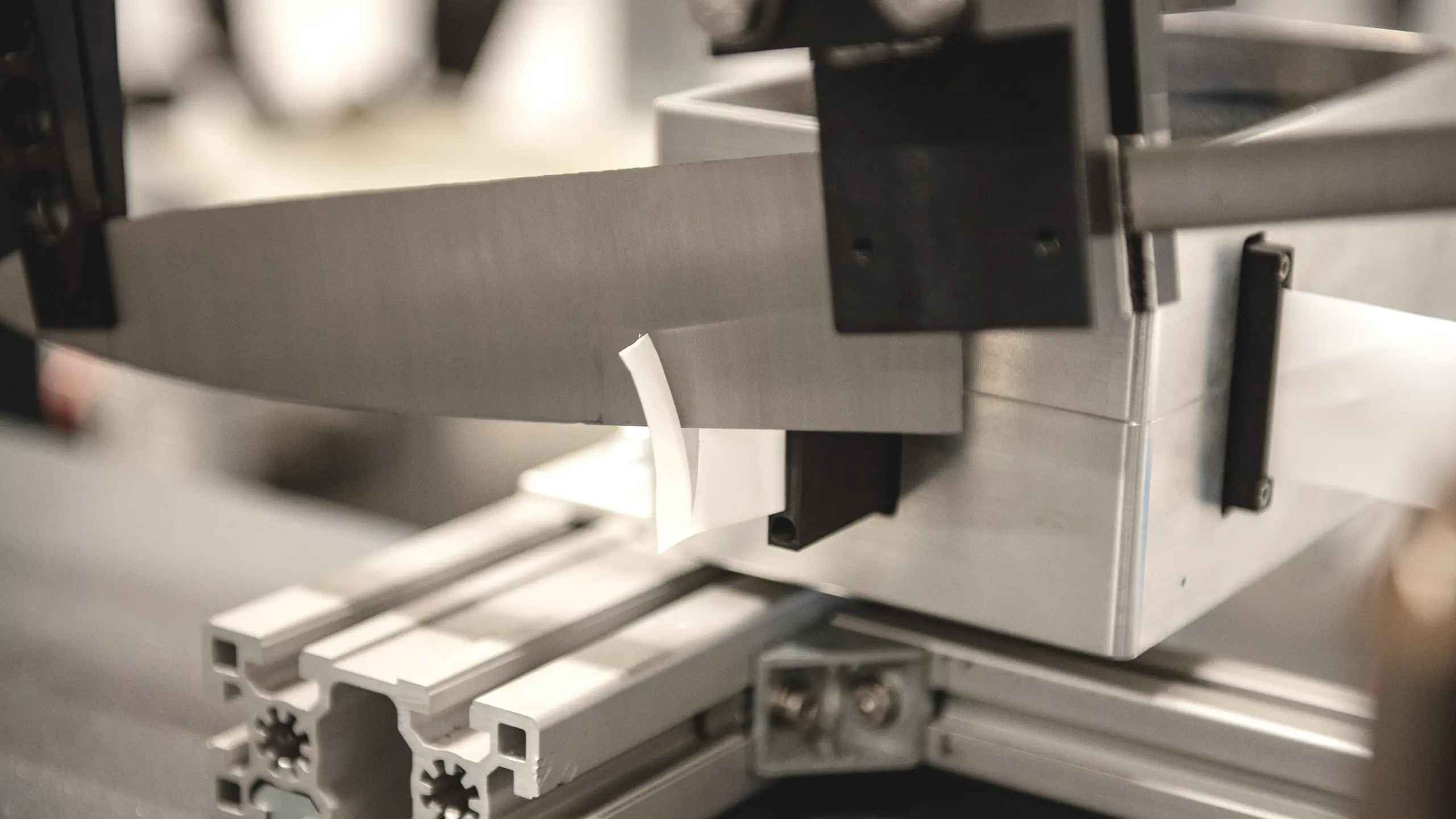 Knife blade sharpness test