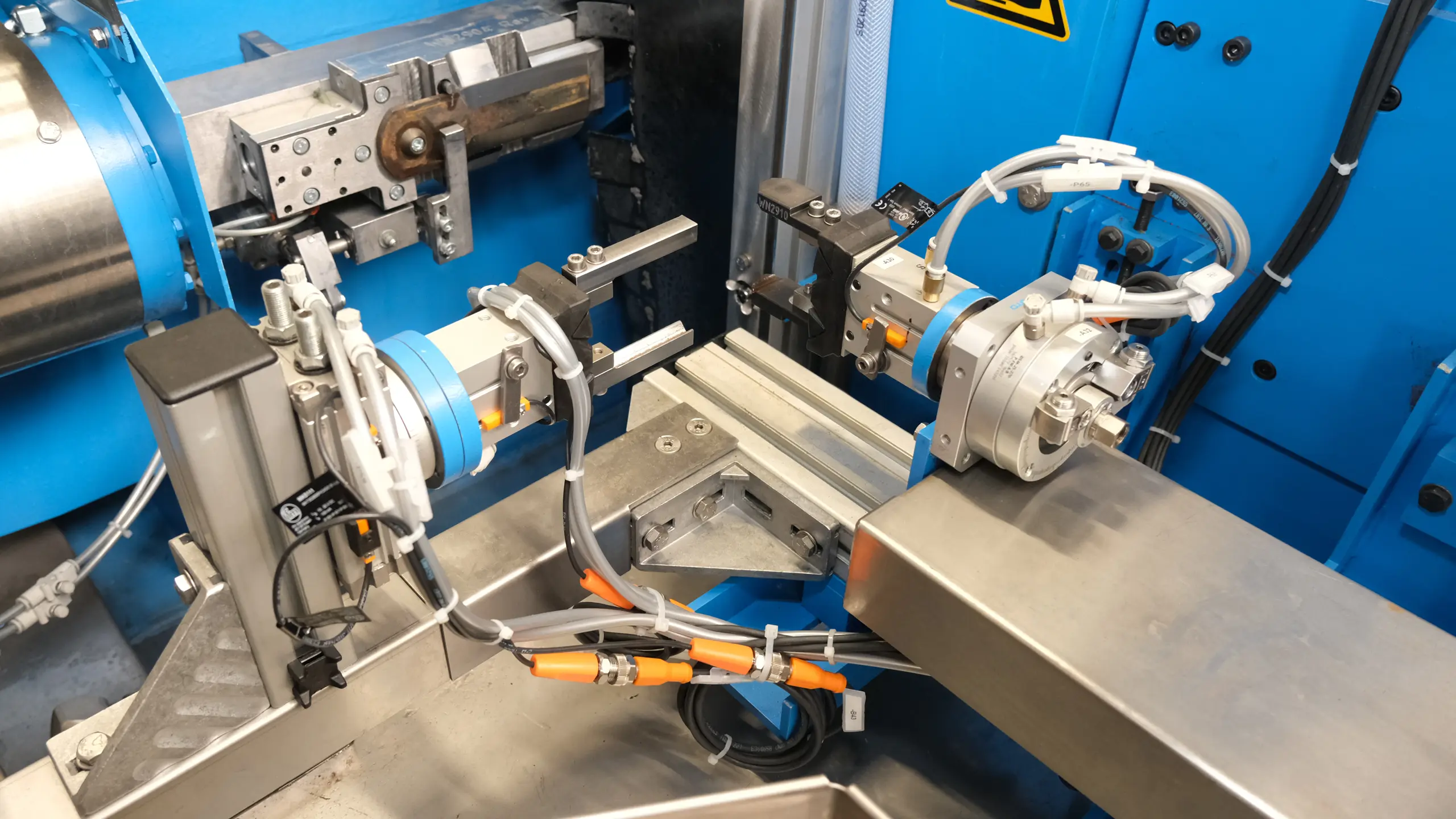 Meulage de chanfreins/de surfaces sur les lames de machines
