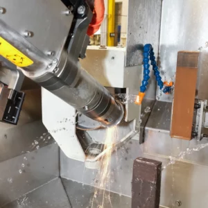 Cellules robotisées pour couteaux mécaniques