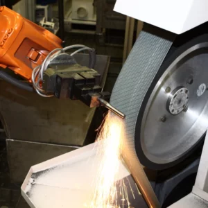 Cellules robotisées pour outils à main